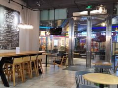 用餐区-HELLO 27 意面·沙拉·帕尼尼