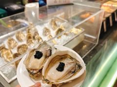-广州万富希尔顿酒店·感趣自助餐厅·金秋蟹宴生蚝海鲜刺身