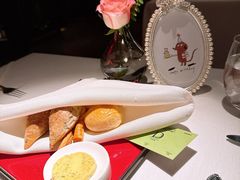 -弦月窗LUNETTE BY AMANDA(复兴路店)