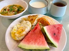 -丝路天山酒店(国际大巴扎店)