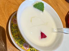 北京酸奶配蜂蜜-老北京炸酱面·烤鸭(前门店)