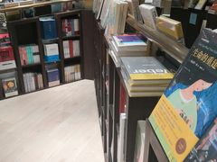 -钟书阁(群光广场店)