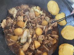 -粘豆包柴火铁锅炖