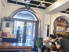 -丽虹云南过桥米线(兴工街店)