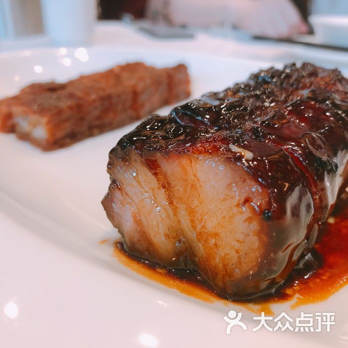 炳胜品味脆皮叉烧拼秘制黑叉烧图片-北京粤菜馆-大众点评网