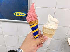 草莓冰激凌-宜家·瑞典风味餐厅(北京西红门店)