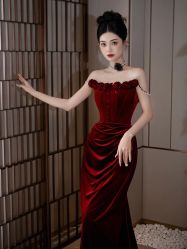 -不晚国际婚纱礼服