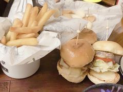 -麦落精酿啤酒餐吧(先农大院店)