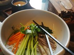 -云海肴·汽锅鸡·云南菜(天山百盛优客店)