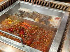 -吴氏老牌坊云南鱼豆花火锅店(通江街店)