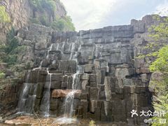 -龙潭大峡谷