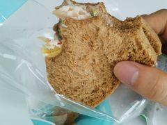 -全家便利店(江湾镇站店)