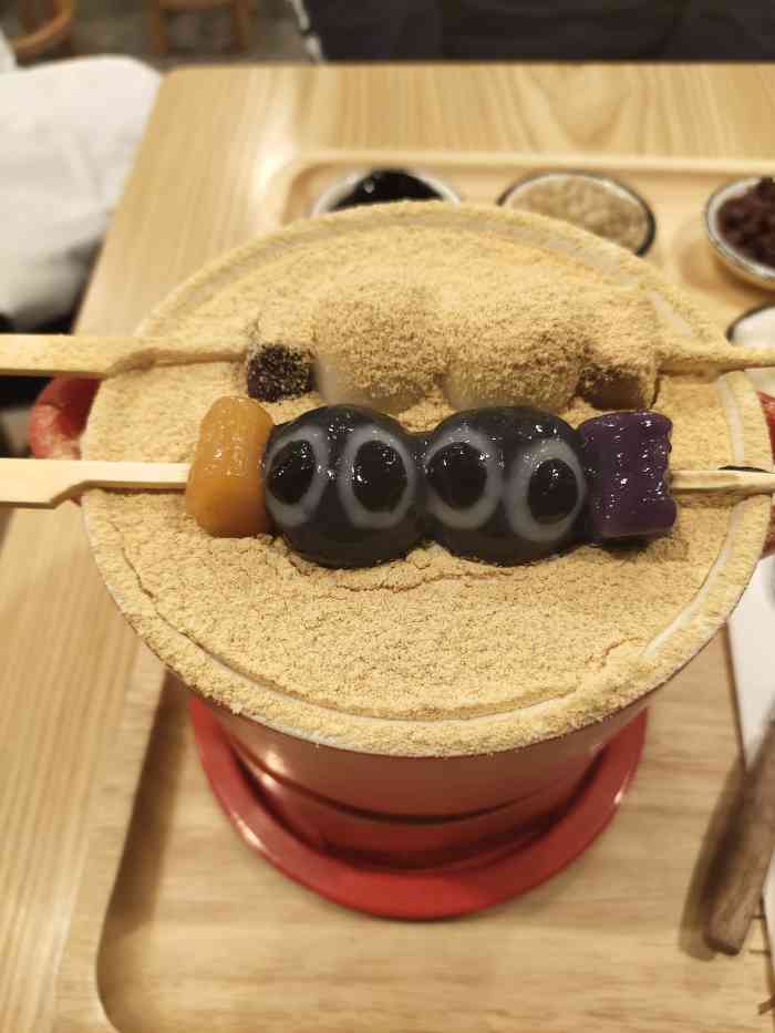 天然呆是一家成都网红甜品店了.