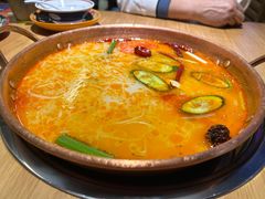 -洱火云南酸菜牛肉火锅(石景山当代商城店)