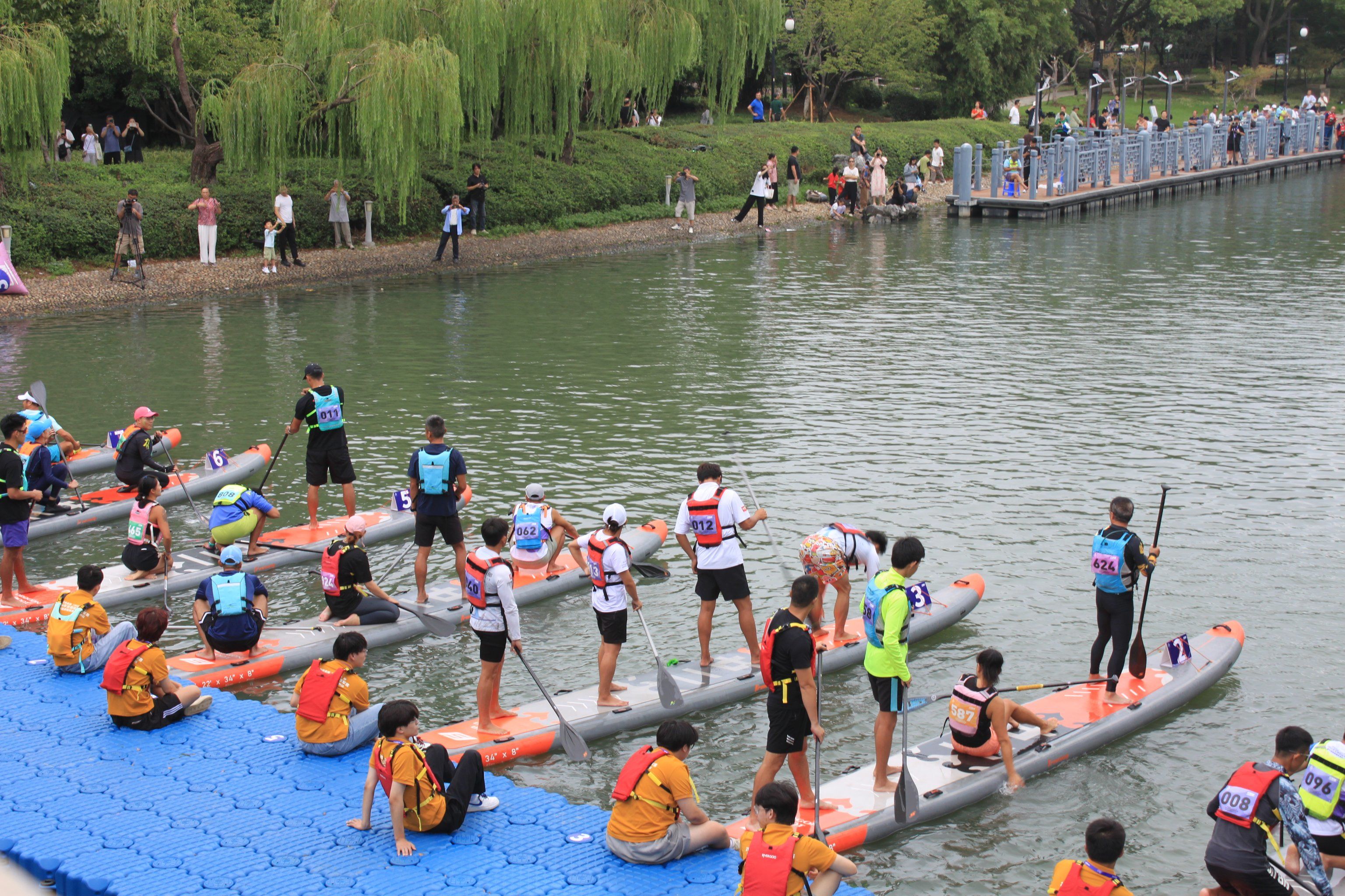 划船运动 健康加分