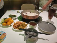 -洪氏嗨捞·广东猪肚鸡·椰子鸡火锅(西咸万象城店)