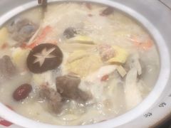 -三人行骨头王火锅(长寿店)