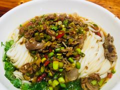 酸辣鸡杂粉-肆姐面粉馆(坡子街店)