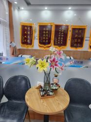 -靓芙泉祛痘.科技美肤连锁