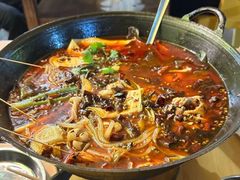 -鸿顺老铁锅美蛙鱼府(解放碑店)