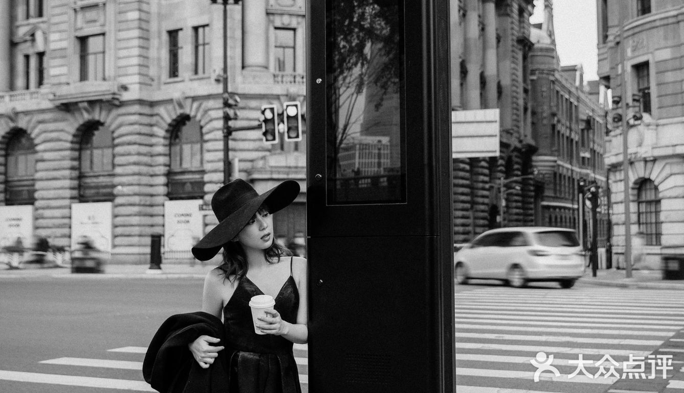 惊艳上海外滩🖤街拍婚纱照高级又浪漫 