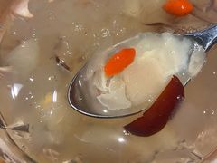 银耳雪梨汤-蝴蝶里·粤菜·点心(龙湖杭州金沙天街店)