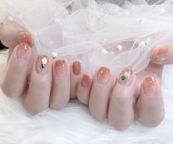 -悦指间美甲美睫