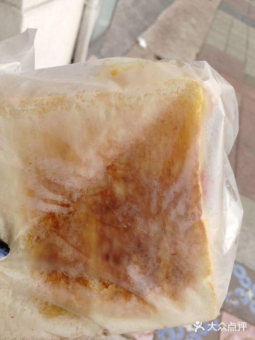 老江红茶牛奶火腿蛋吐司图片