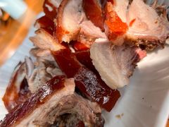 -黄记四更烤乳猪店