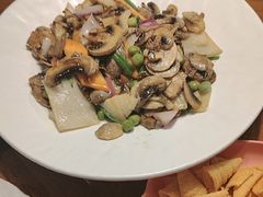 -雀舞云南菜(天津天河城购物中心店)
