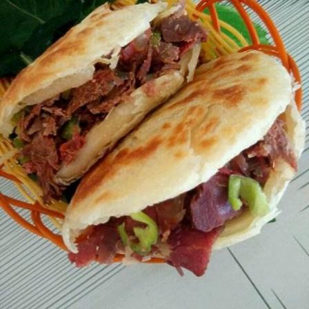 大味李鲜驴肉罩饼-"雄县最出名的小吃是什么?火烧,火烧夹一.