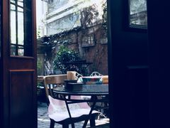 靠窗位-古董花园(思南路42弄小区店)