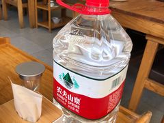 -毛辣果·贵州红酸汤牛肉火锅(西单店)