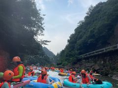-安吉龙王山峡谷漂流