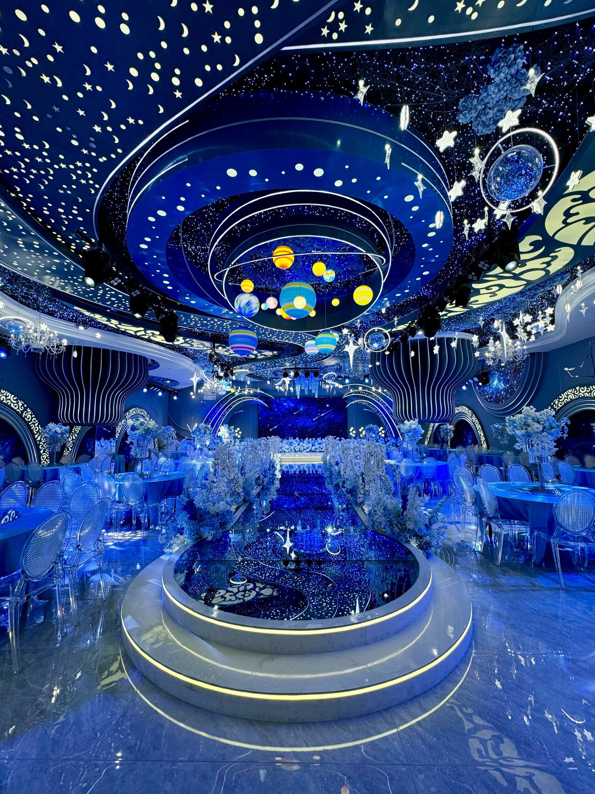 蓝色梦幻星空婚礼90满足了我的婚纱梦93