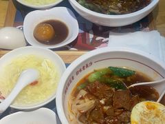 -呷佬·长沙手工米粉(金沙江路店)