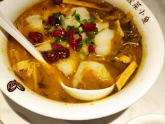 -渝是乎酸菜鱼(龙旗购物中心店)