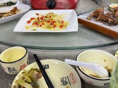 -墨脱石锅椰子鸡•香草鸭•东山羊(大东海店)