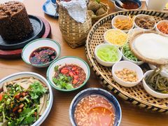 -包整·丝娃娃(一览甲秀楼风景店)