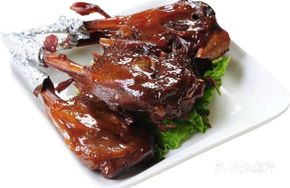 Sauce-Flavored Duck Jaw