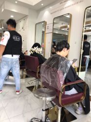 -镁连社·美联社
