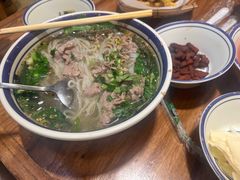 -云阿蛮云南生烫牛肉米线(奉贤路店)