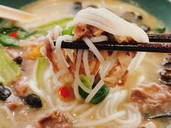 酸汤肥牛米线-咬不得高祖生煎·简餐(城站店)