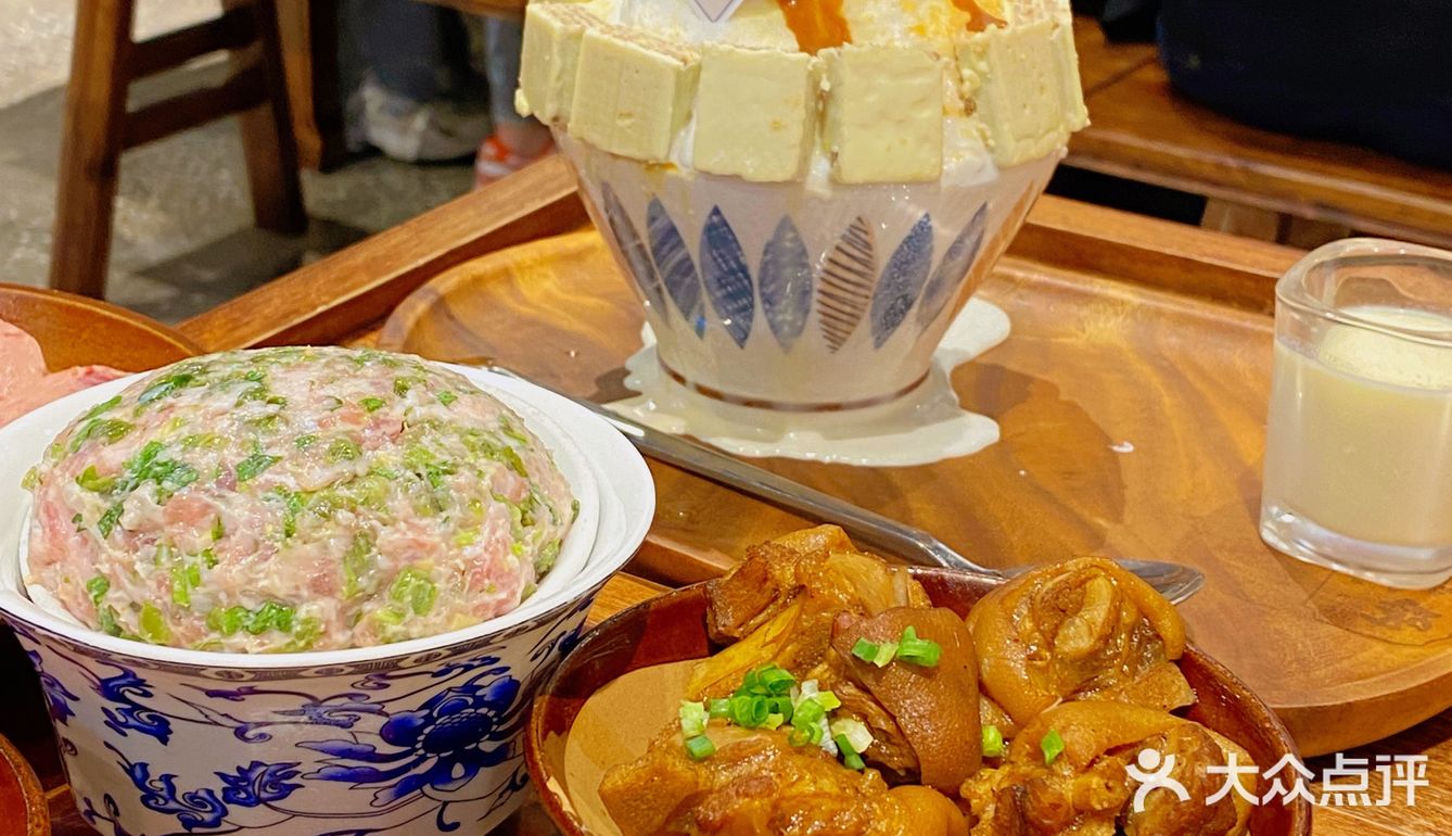 它明明可以直接抢，却还要送我一顿火锅