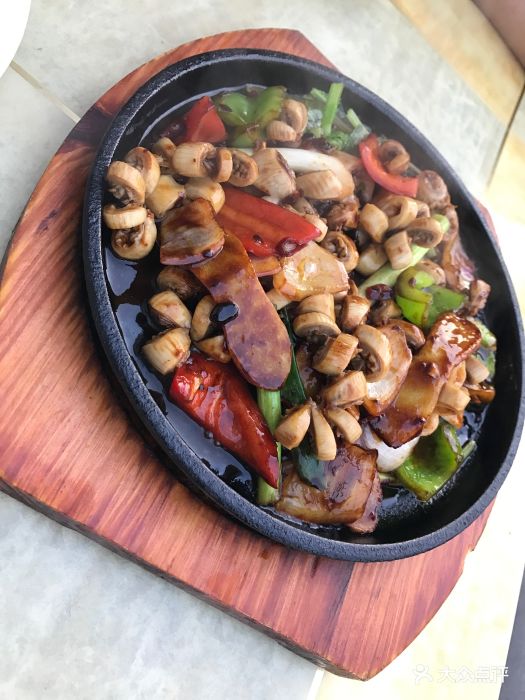 绿叶广式烧腊馆(高新店)铁板脆肠图片