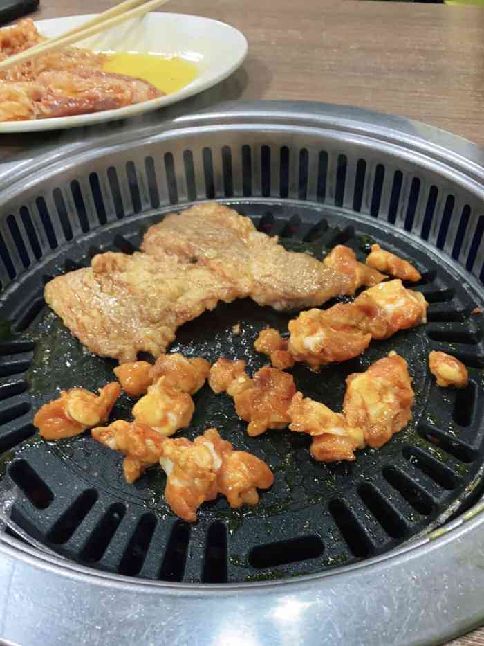 牛博士冷面店烤肉-"土生土长的屯里人,这家烤肉店还是挺推荐的.