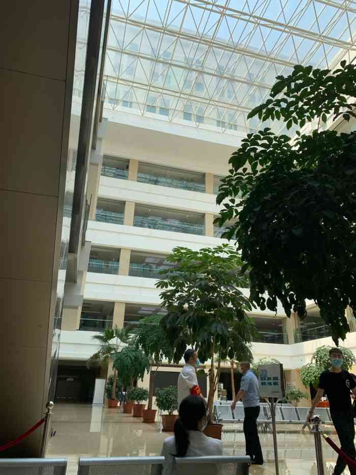 哈尔滨市民大厦-"又来位在中山路的市民大厦这里啦!依旧宽敞.