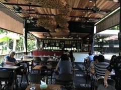 -植物园哈利亚餐厅