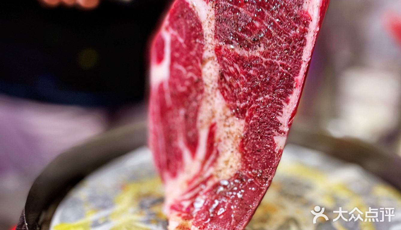 屯儿里不能错过的宝藏烤肉店，比脸大的牛排一定要试试！
