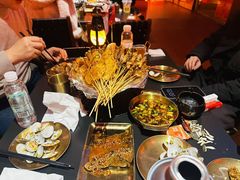 -何师烧烤Pro ·江湖川菜·小龙虾·精酿啤酒(太古里旗舰店)